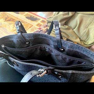MICHAEL KORS BLACK TOTE